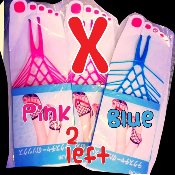 Foot thongs 2 left !