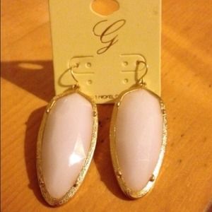 Kendra Scott inspired white earrings!