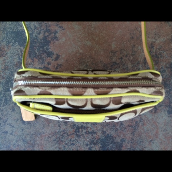 SOLD!π Coach Belt Bag & Dustbagπ - Picture 3 of 4