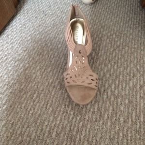 Madden girl khaki colored wedges !