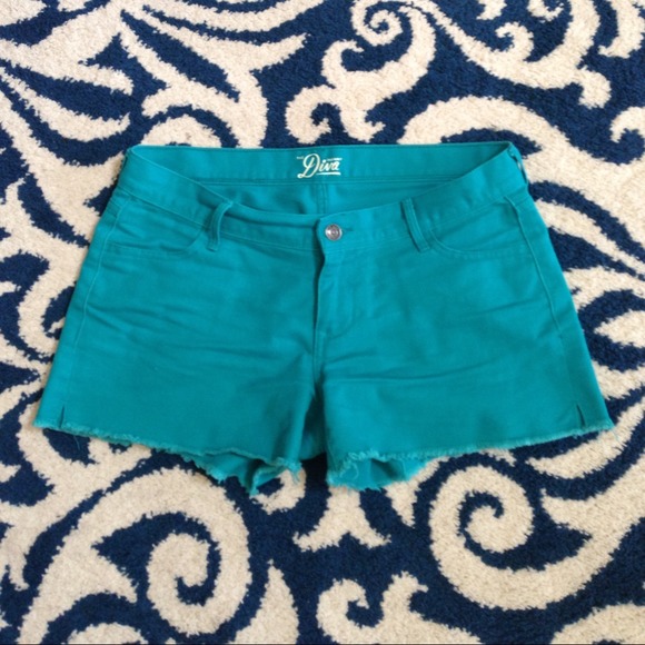 Teal adorable demin shorts! Love them just too big