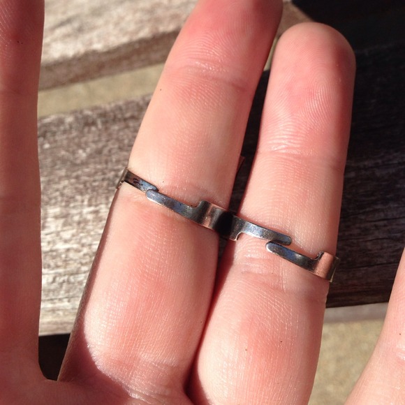 Double Finger Cross Ring❌SOLD❌ - Picture 2 of 4