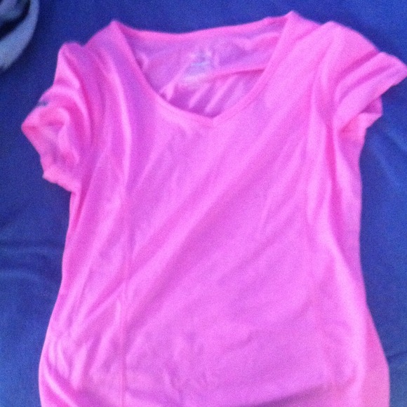 ⭐️ bright pink exercise shirt 🌙