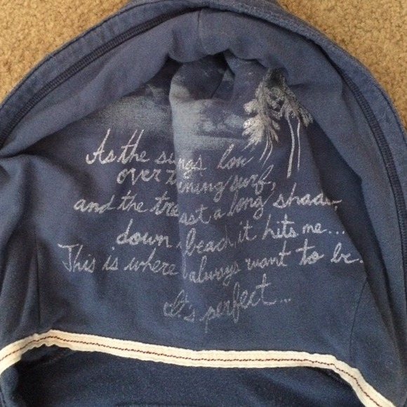 Short sleeved hoodie - Picture 3 of 4