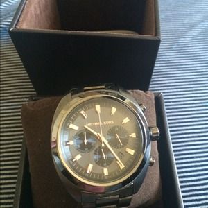 Michael kors watch case