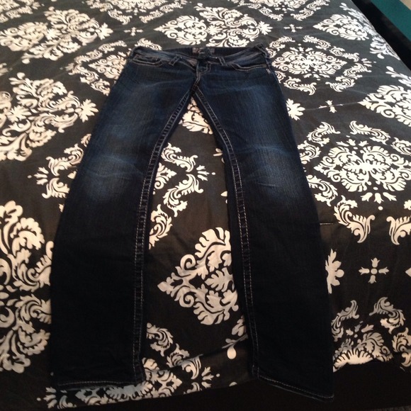 Buckle jeans