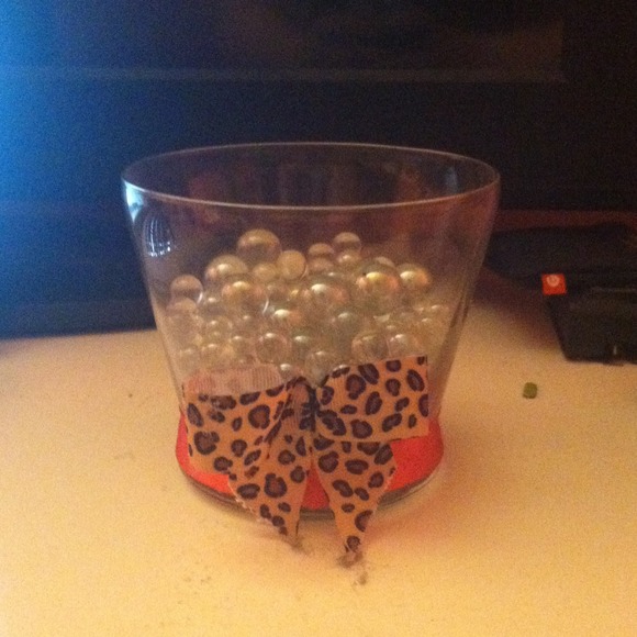 Makeup brush holder