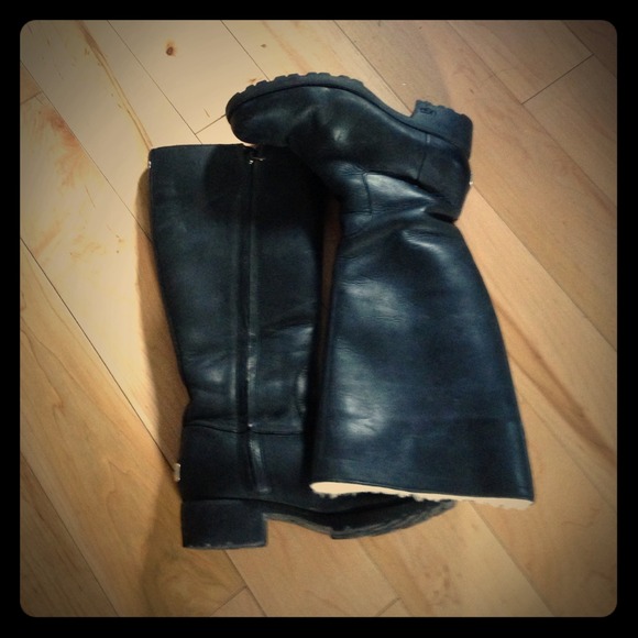 Uggs black