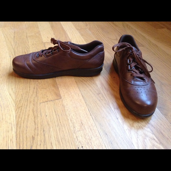 SAS Tripad Shoes - NWOT🚨SAS TRIPAD Brown Leather SHOES
