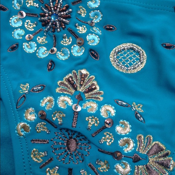 Bikini - Picture 2 of 2