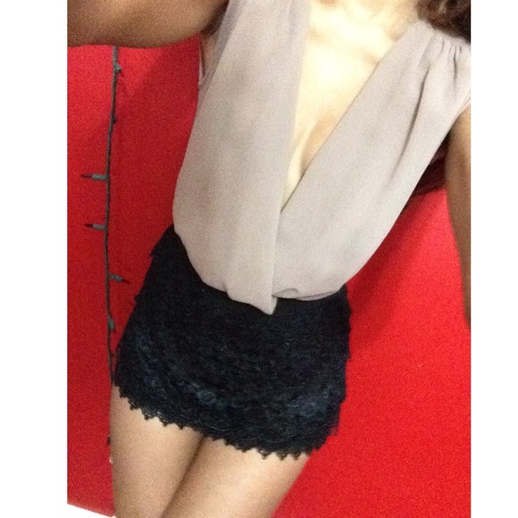 Deep V Romper💕