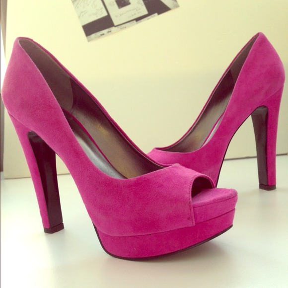 Nine West peep toe pumps