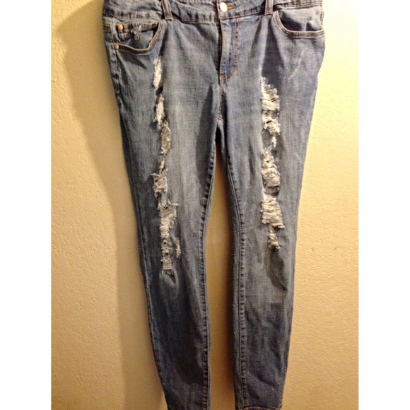 Distressed Skinny Jeans