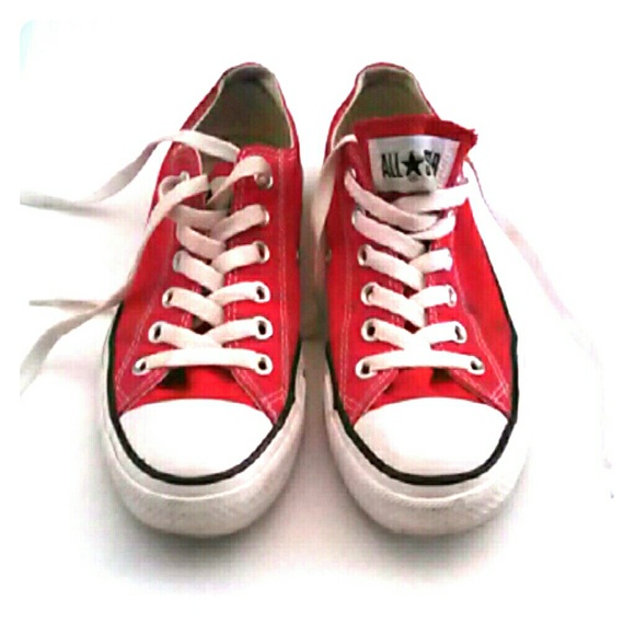 REDUCED! Converse sz 7