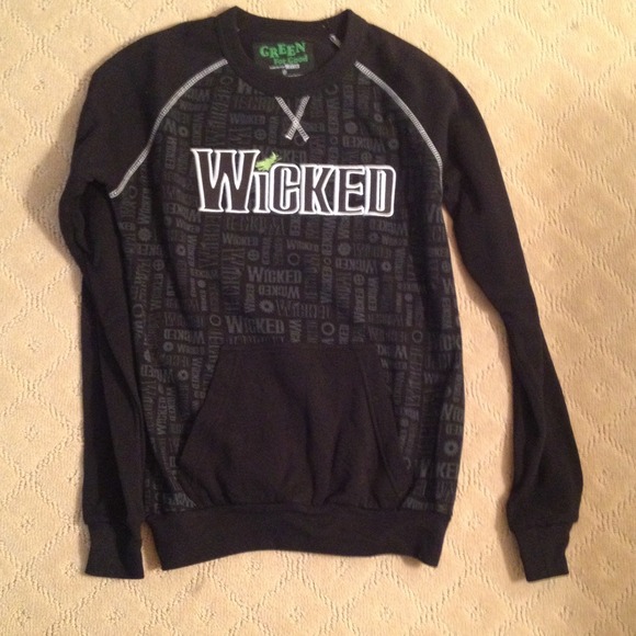 NWOT Wicked Good For Green sweatshirt