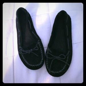 Black moccasins🎀PRICE NEGOTIABLE🎀