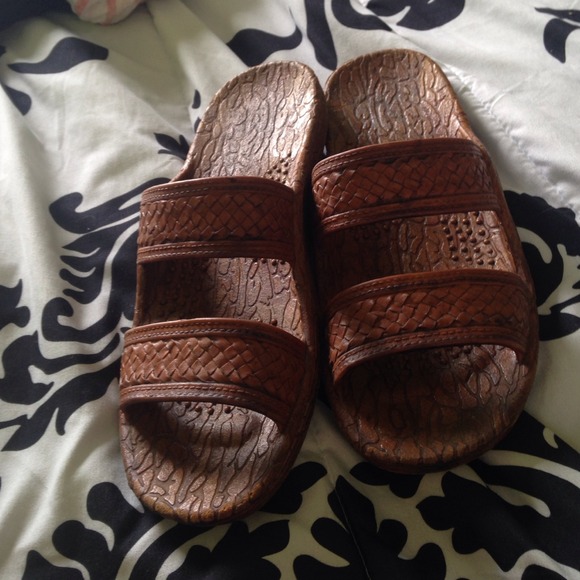 Brown jandals