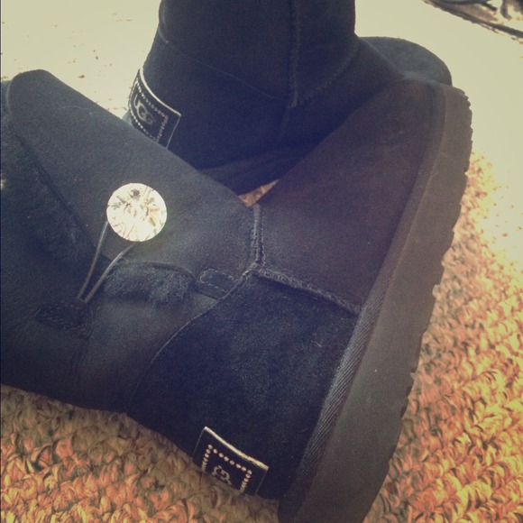 UGG Shoes - Black and Brown Uggs Bundle 😍