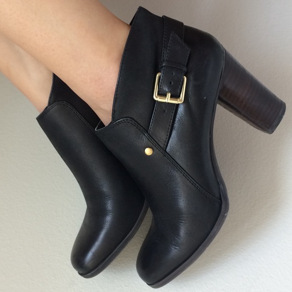 Nine West Chucky Heels Black Leather Booties 7 M