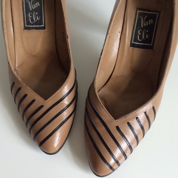 Vintage Tan & Black Striped Pumps 5.5 M