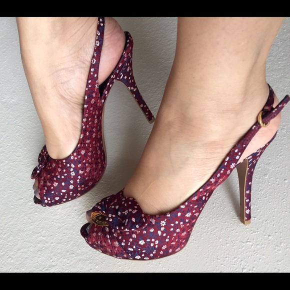 Authentic LOUIS VUITTON Silk Floral Catania - Picture 2 of 4