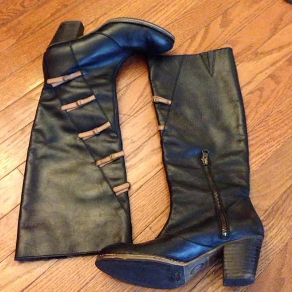 Anthropologie holding horses boots