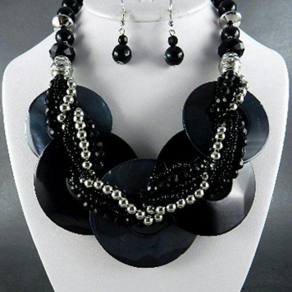 Necklace and earring set