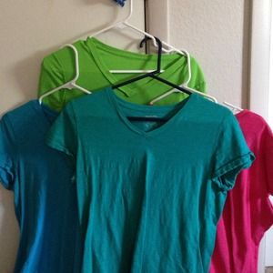 Lady footlocker shirts.