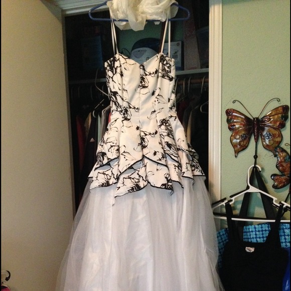 Prom dress black and white