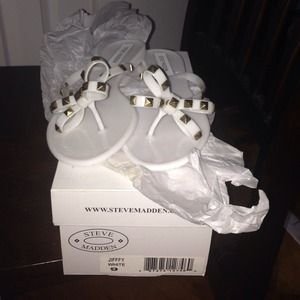 Steve Madden jiffy white size 9