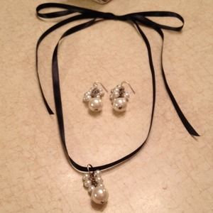 Pearl pendant n earring set (faux pearl)