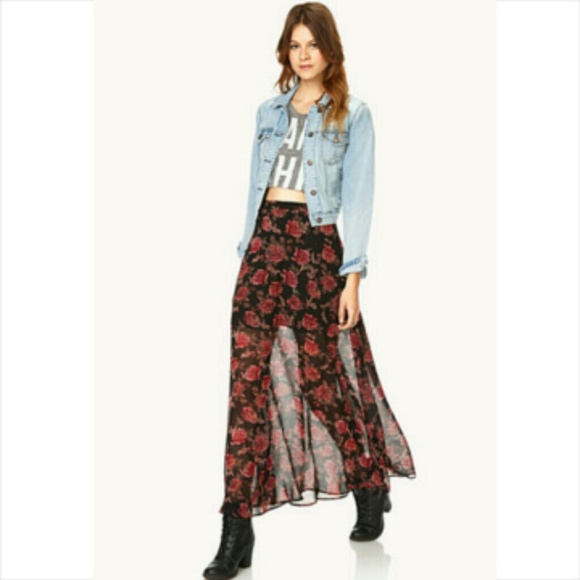 🚫SOLD on Vinted🚫 NWT Red Roses Maxi Skirt