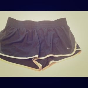 Nike running shorts!! EUC!!