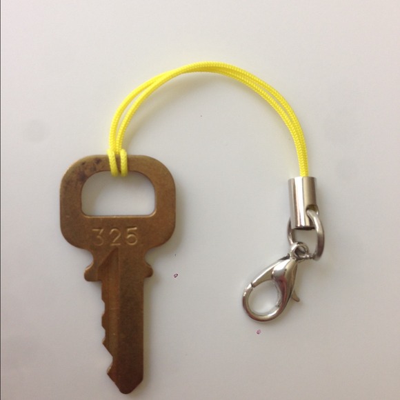 Louis Vuitton key for lock number 325