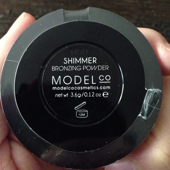 ModelCo. Shimmer bronzer - Picture 2 of 2