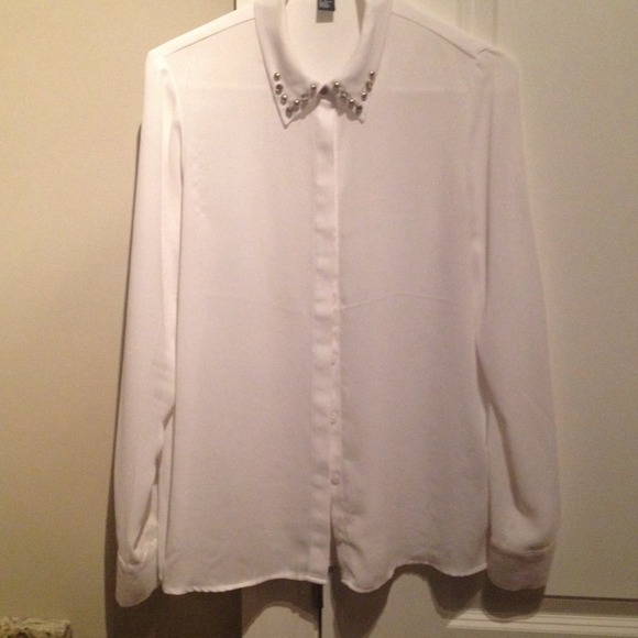 White button-up Glam collared blouse