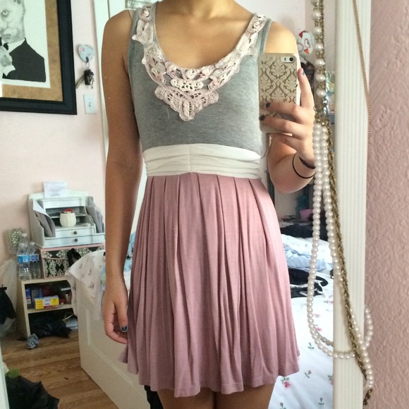 🌸Sold🌸 Adorable Casual Dress - Picture 2 of 3