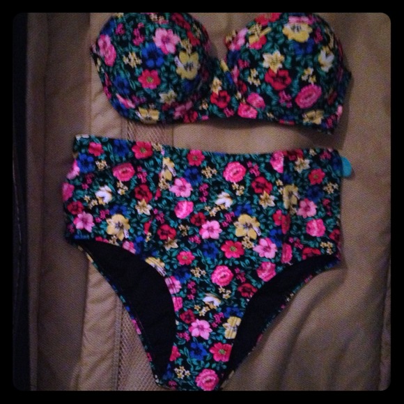Swim suit ‼️ Last call ‼️