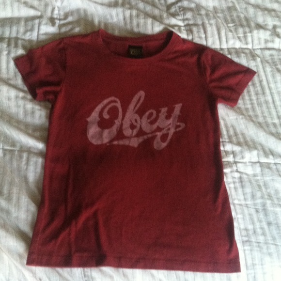 OBEY logo tee