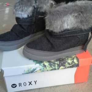 Roxy Chalet Gray Boots