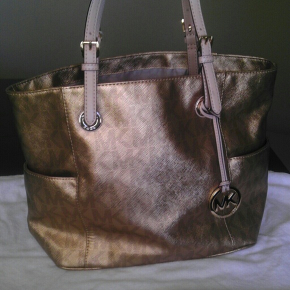 Michael Kors EastWest Signature Metallic tote