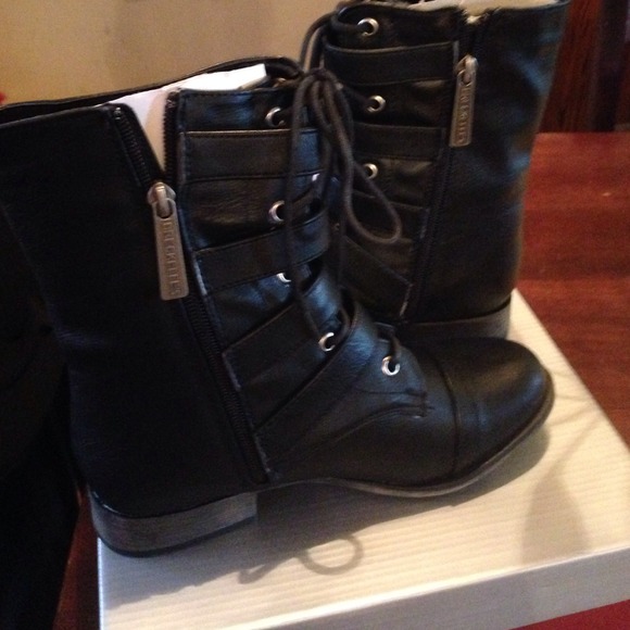 Boots - Picture 2 of 3