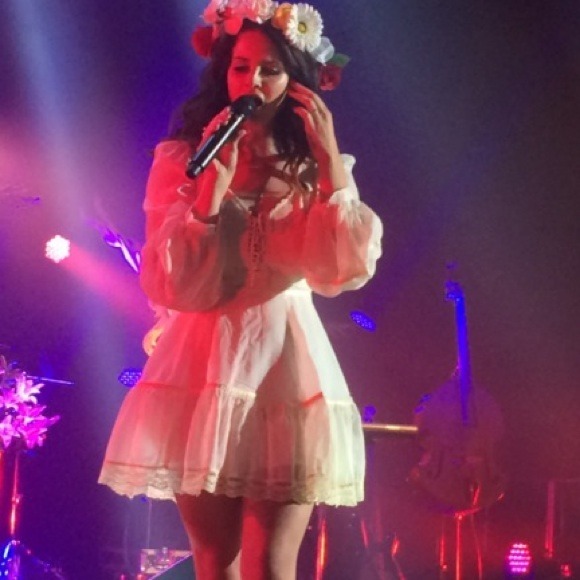 I'm so obsessed with Lana Del Rey. - Picture 4 of 4