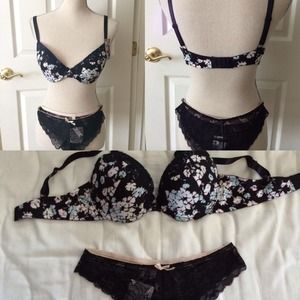 Floral Lace Pattern Underwear And Bra Set
