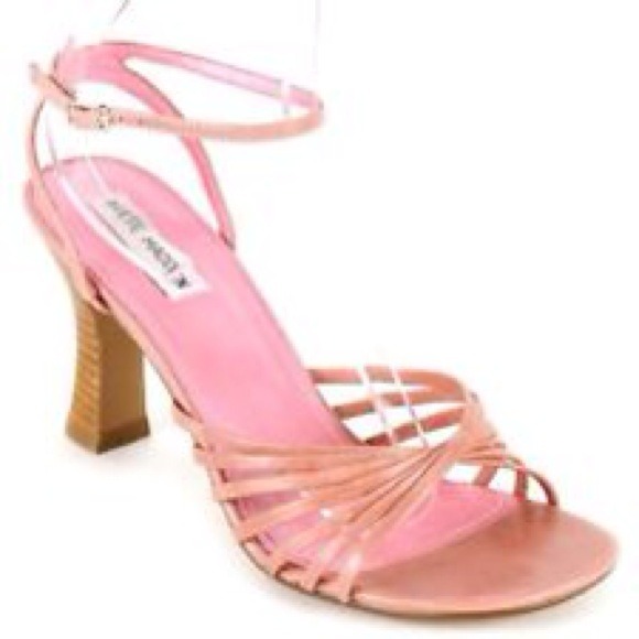 Steve Madden light pink leather sandal heel