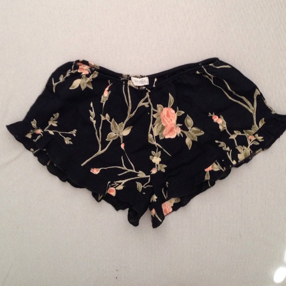 Brandy Melville Floral Vodi Shorts