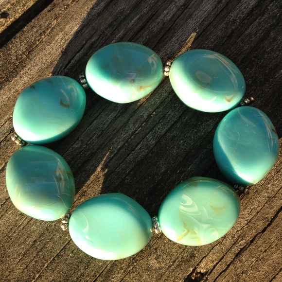 Turquoise color nugget stretch bracelet