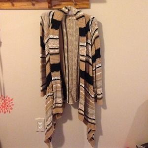 Striped knitted cardigan/sweater