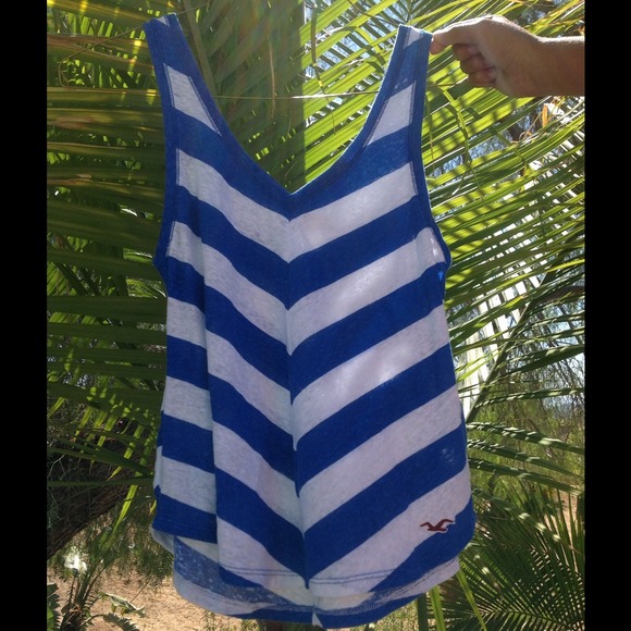Hollister Chevron Tank💙😋