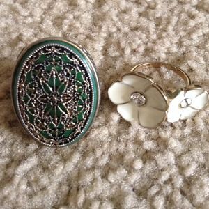 Gold and Green Detailed Ring and Flower Ring